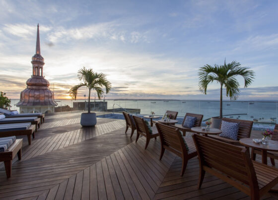 Rooftop do Fera Palace, que funciona nas dependências do primeiro hotel de luxo de Salvador, o Palace Hotel