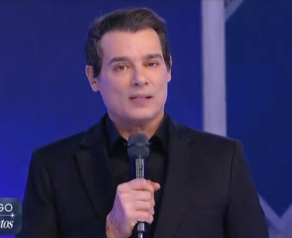 Celso Portiolli faz aviso no SBT