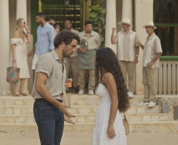 Artur (Túlio Starling) e Quinta (Larissa Bocchino) em No Rancho Fundo