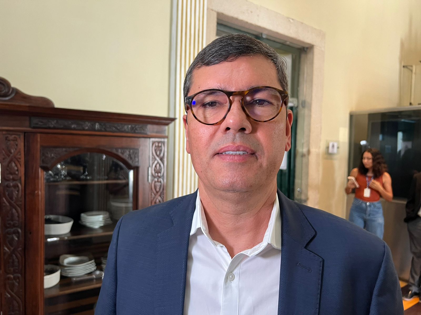 Cláudio Tinoco critica processo de venda do Centro de Convenções