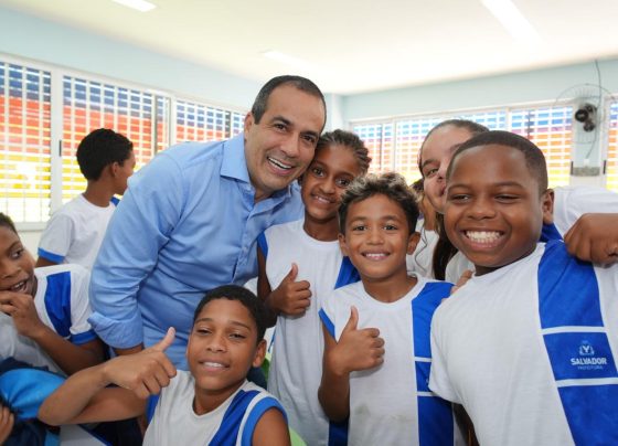 Prefeitura de Salvador entrega escola reconstruída em Paripe