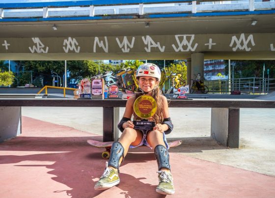 Beneficiária do Bolsa Atleta, skatista de 7 anos treina em nova pista da modalidade na Bonocô