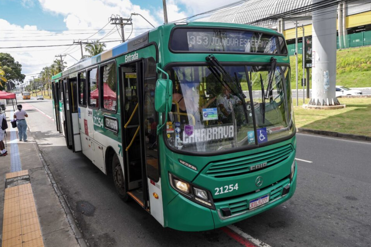 Estado de greve é aprovado pelos Rodoviários em Salvador após reunião