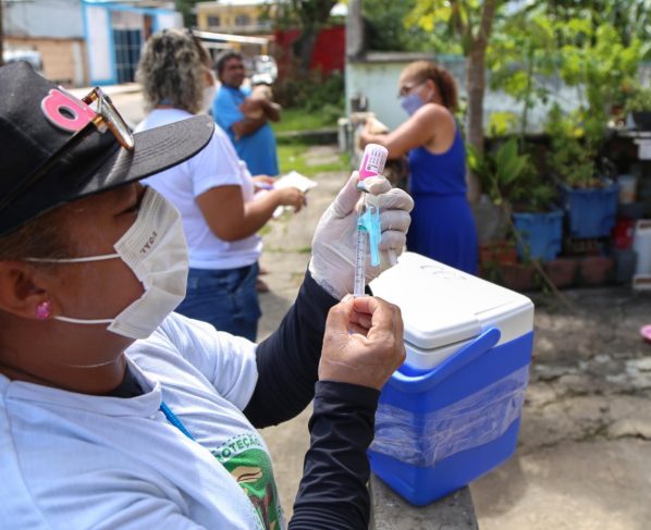 Campanha antirrábica terá vacinação volante em bairros de Salvador neste fim de semana