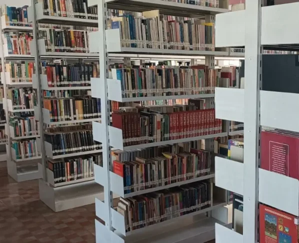 Biblioteca reabre na Esplanada Ferroviária, com mais de 35 mil livros.(Foto: Marcus Vinnicius)