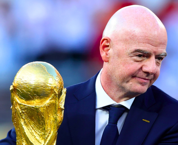 Infantino vive crise e pode perder o cargo de presidente da FIFA.