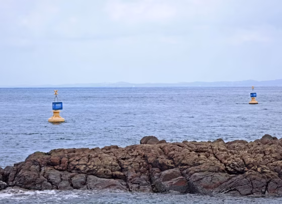 Instalação de boias para delimitar área de banho no Porto da Barra será concluída nesta quinta (3)