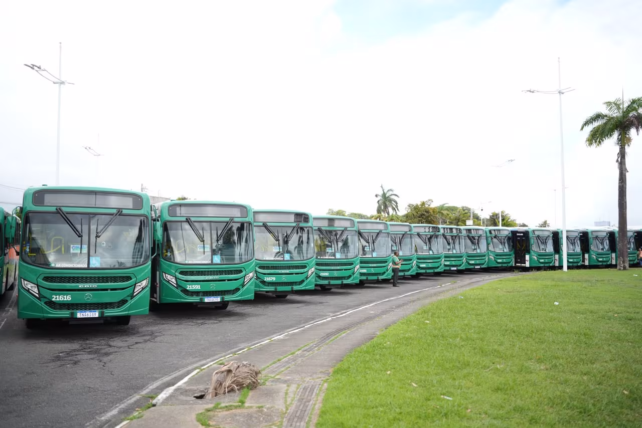 Novos ônibus entregues pela Prefeitura já estão em circulação em Salvador; veja linhas que serão atendidas