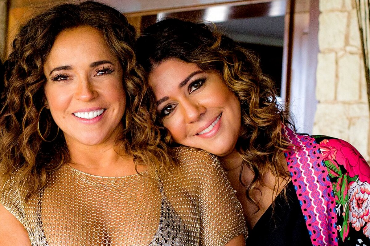 Daniela Mercury e esposa