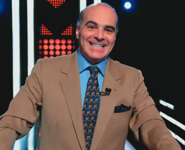 Marcelo de Carvalho apresentando na RedeTV!