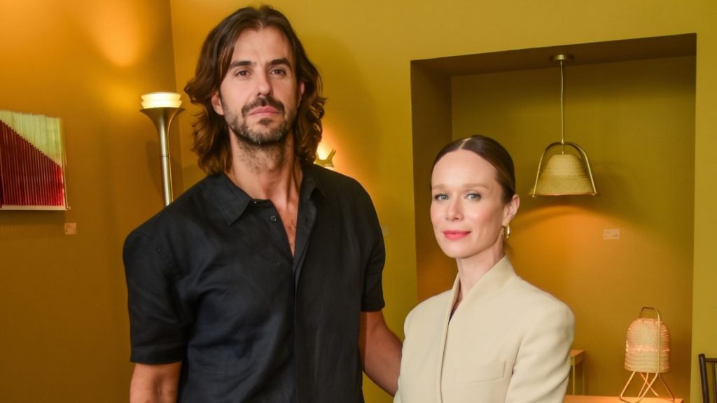 Mariana Ximenes e namorado Tiago Pessôa