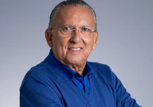 Antes de narrar no SBT, Galvão Bueno narra jogo do Brasil em outro canal