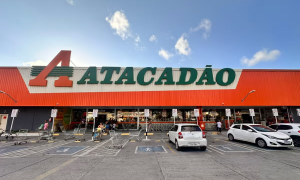 Calor insuportável no Atacadão: clientes reclamam de mal-estar e funcionários enfrentam calor em loja de Salvador