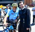 Daniel conclui romaria de 318 km de bicicleta e chega