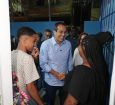 Prefeitura entrega casas reformadas e arena de grama sintética no Arraial do Retiro