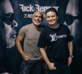 Renner quebra o silêncio após helicóptero com Rick desaparecer em