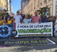 Servidores municipais protestam no centro de Salvador após rompimento de
