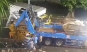 Agente da Limpurb morre após ser esmagado por contêiner em Salvador